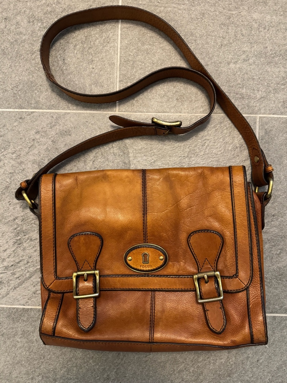 VINTAGE Fossil Leather Messenger Bag Brass Accents Leather Strap
